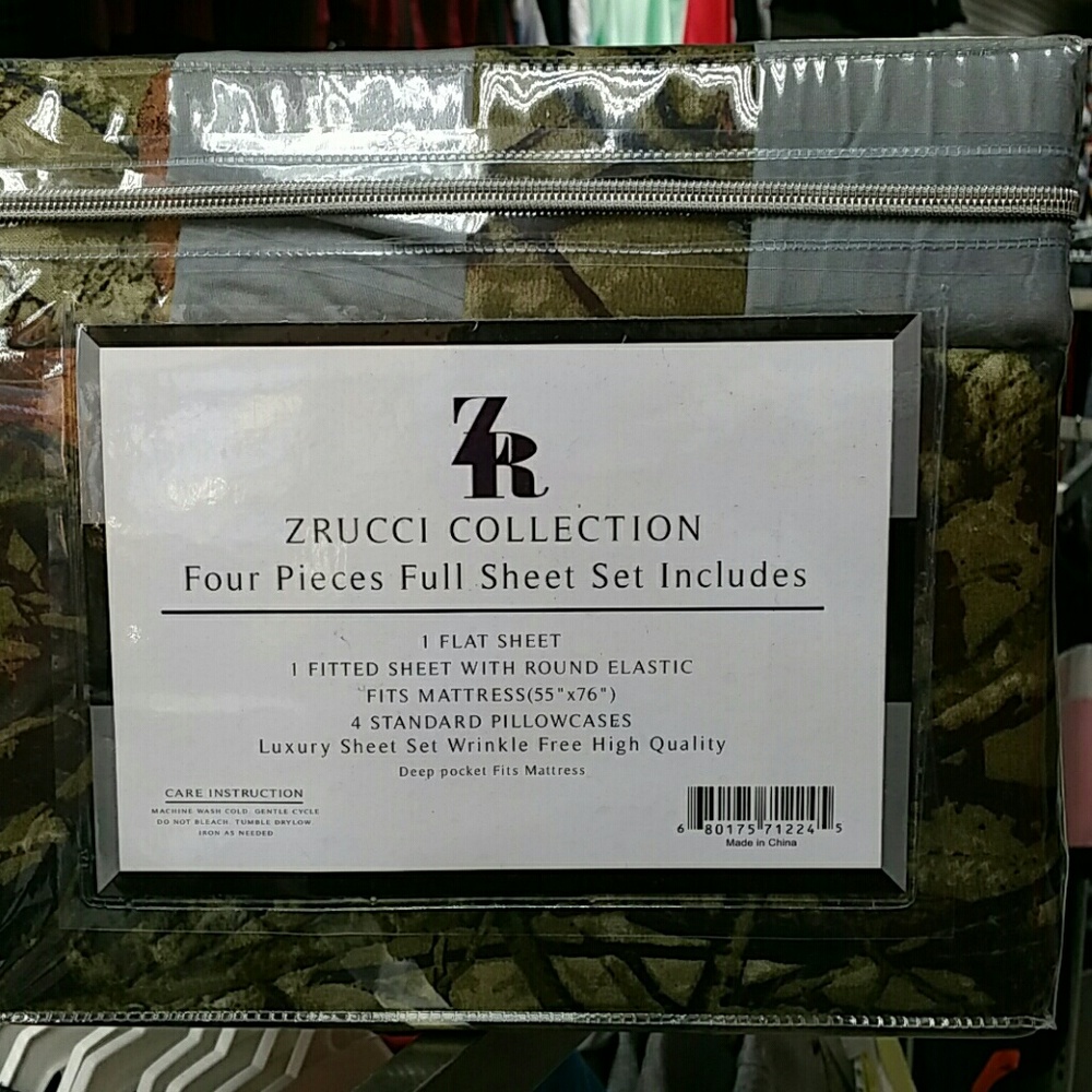 Zrucci Collection Sheet  Full with 2 extra pillows - Picture 2 of 2